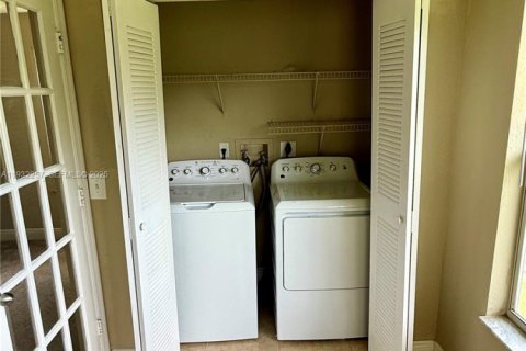 Снять в аренду кондоминиум в Санрайз, Флорида 2 спальни, 89.65м2, № 1990819 - фото 11