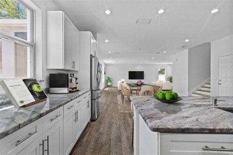 Casa en venta en Tampa, Florida, 3 dormitorios, 233.56 m2 № 1637933 - foto 11