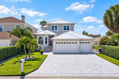 House in Clearwater, Florida 4 bedrooms, 255.3 sq.m. № 2366985