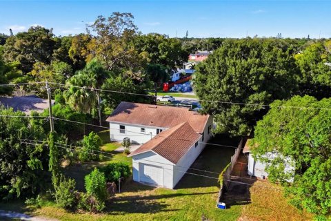 Villa ou maison à louer à Saint Petersburg, Floride: 3 chambres, 112.04 m2 № 2427129 - photo 27
