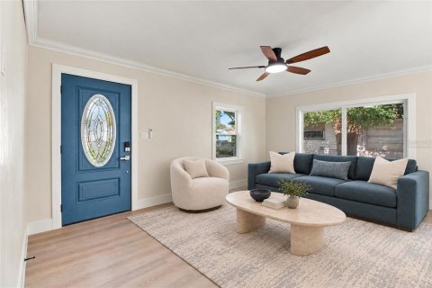 Villa ou maison à louer à Saint Petersburg, Floride: 3 chambres, 112.04 m2 № 2427129 - photo 4