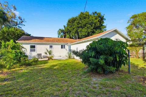 Villa ou maison à louer à Saint Petersburg, Floride: 3 chambres, 112.04 m2 № 2427129 - photo 23