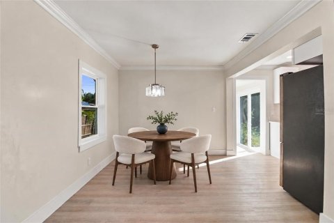 Villa ou maison à louer à Saint Petersburg, Floride: 3 chambres, 112.04 m2 № 2427129 - photo 6