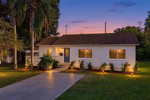 Villa ou maison à Saint Petersburg, Floride 3 chambres, 112.04 m2 № 2427129