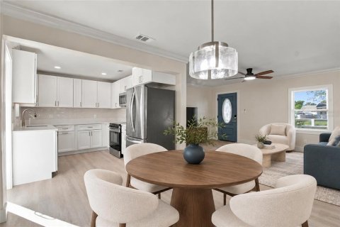 Villa ou maison à louer à Saint Petersburg, Floride: 3 chambres, 112.04 m2 № 2427129 - photo 7