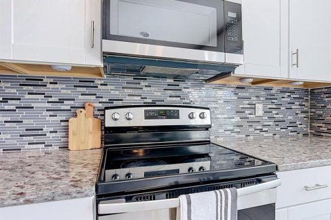Touwnhouse à vendre à Kissimmee, Floride: 3 chambres, 150.87 m2 № 2433162 - photo 8