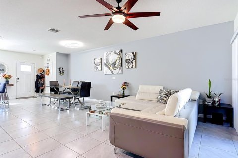 Touwnhouse à vendre à Kissimmee, Floride: 3 chambres, 150.87 m2 № 2433162 - photo 17