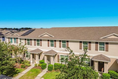 Adosado en Kissimmee, Florida 3 dormitorios, 150.87 m2 № 2433162