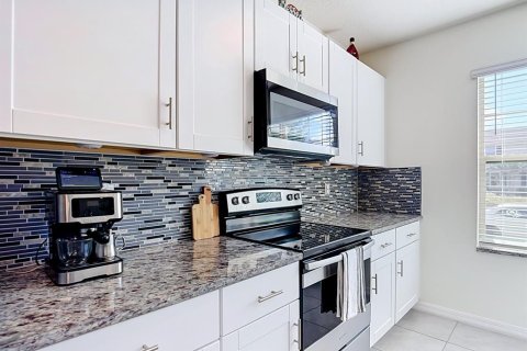 Touwnhouse à vendre à Kissimmee, Floride: 3 chambres, 150.87 m2 № 2433162 - photo 11