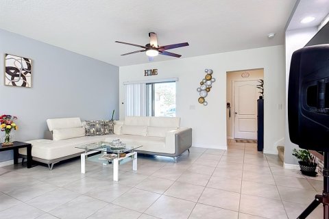 Touwnhouse à vendre à Kissimmee, Floride: 3 chambres, 150.87 m2 № 2433162 - photo 15