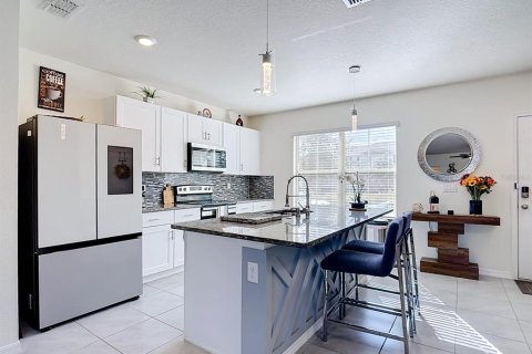 Touwnhouse à vendre à Kissimmee, Floride: 3 chambres, 150.87 m2 № 2433162 - photo 12