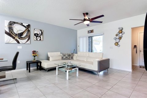 Touwnhouse à vendre à Kissimmee, Floride: 3 chambres, 150.87 m2 № 2433162 - photo 16