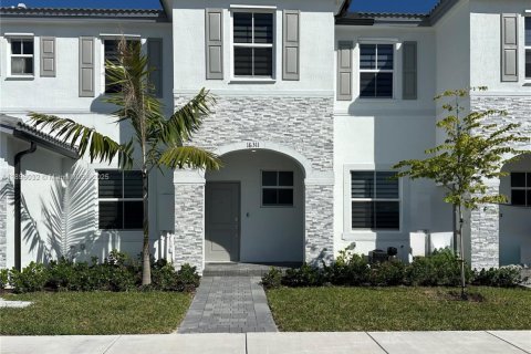 Townhouse in Homestead, Florida 3 bedrooms, 137.77 sq.m. № 2014847