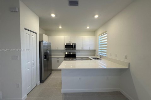 Adosado en venta en Homestead, Florida, 3 dormitorios, 137.77 m2 № 2014847 - foto 7
