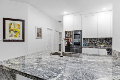 Copropriété à vendre à Miramar, Floride: 3 chambres, 131.64 m2 № 2153320 - photo 19