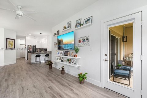 Copropriété à vendre à Miramar, Floride: 3 chambres, 131.64 m2 № 2153320 - photo 11