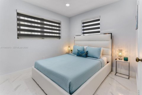 Снять в аренду виллу или дом в Хайалиа, Флорида 3 спальни, 186.55м2, № 2047171 - фото 7