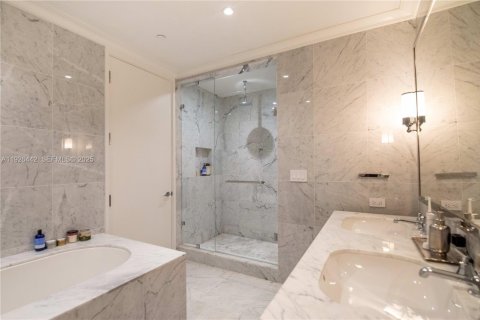 Купить кондоминиум в Санни-Айлс-Бич, Флорида 3 спальни, 198.53м2, № 1986382 - фото 15