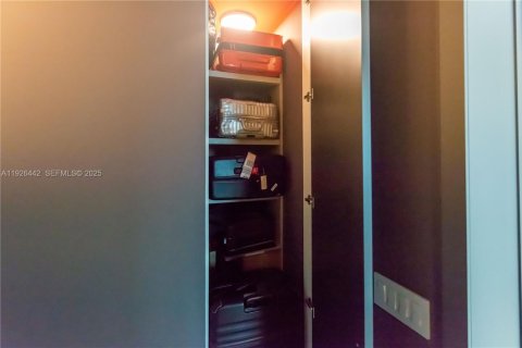 Купить кондоминиум в Санни-Айлс-Бич, Флорида 3 спальни, 198.53м2, № 1986382 - фото 26