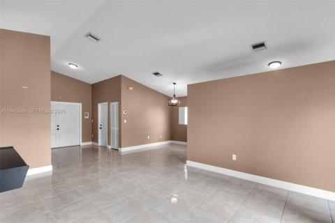 Купить виллу или дом в Дейви, Флорида 3 спальни, 138.05м2, № 2026889 - фото 11