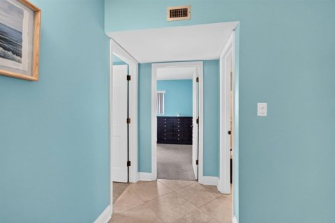 Condo in Deerfield Beach, Florida, 2 bedrooms  № 2389904 - photo 18