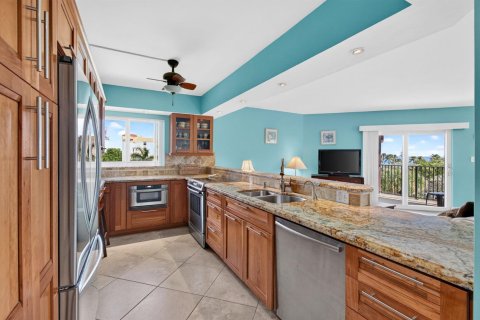 Condo in Deerfield Beach, Florida, 2 bedrooms  № 2389904 - photo 20
