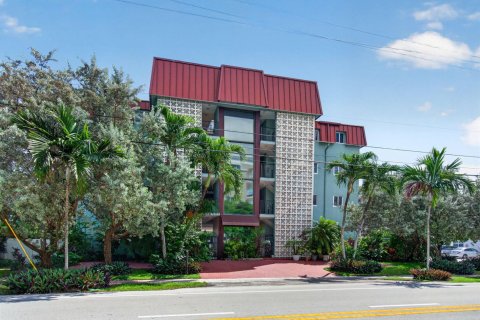 Condo in Deerfield Beach, Florida, 2 bedrooms  № 2389904 - photo 2