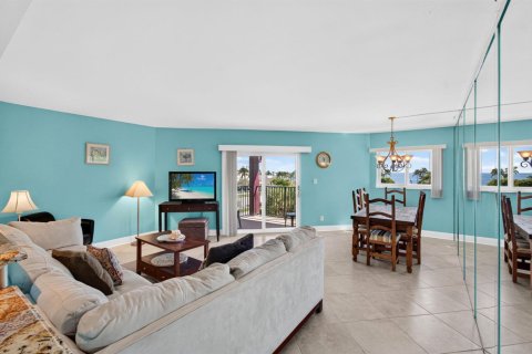 Condo in Deerfield Beach, Florida, 2 bedrooms  № 2389904 - photo 27