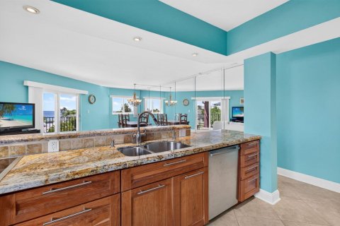 Condo in Deerfield Beach, Florida, 2 bedrooms  № 2389904 - photo 24