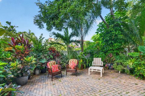 Condo in Deerfield Beach, Florida, 2 bedrooms  № 2389904 - photo 4