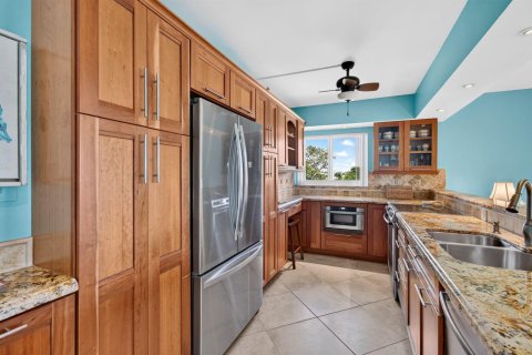 Condo in Deerfield Beach, Florida, 2 bedrooms  № 2389904 - photo 21