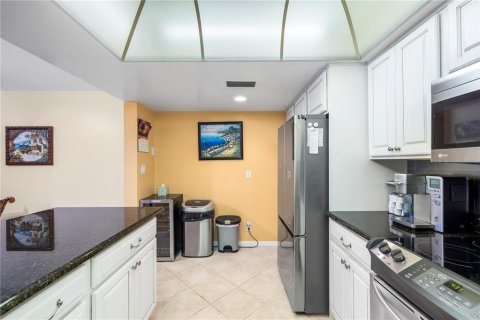 Condo in Clearwater, Florida, 2 bedrooms  № 2131273 - photo 18
