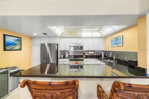 Condo in Clearwater, Florida, 2 bedrooms  № 2131273 - photo 19