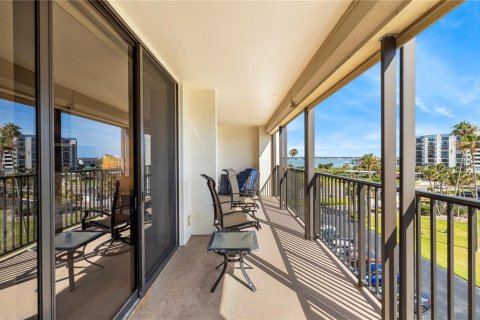 Condo in Clearwater, Florida, 2 bedrooms  № 2131273 - photo 25