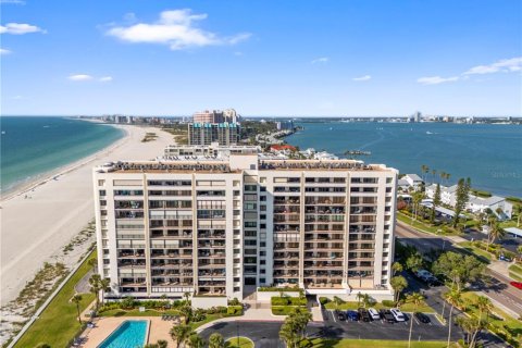 Condo in Clearwater, Florida, 2 bedrooms  № 2131273
