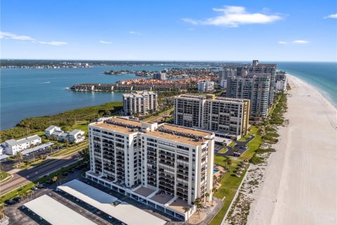 Condo in Clearwater, Florida, 2 bedrooms  № 2131273 - photo 10