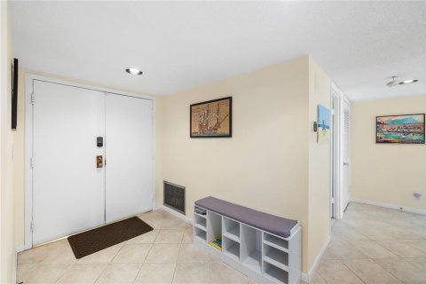 Condo in Clearwater, Florida, 2 bedrooms  № 2131273 - photo 12