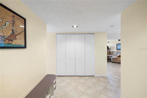 Condo in Clearwater, Florida, 2 bedrooms  № 2131273 - photo 29
