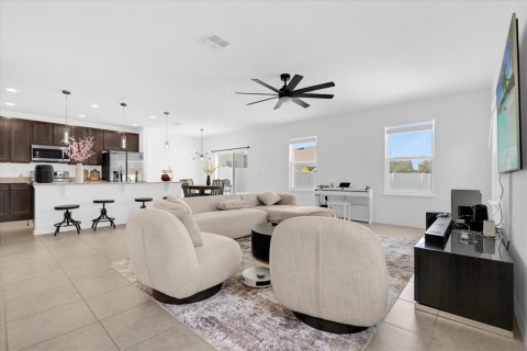 Villa ou maison à vendre à Kissimmee, Floride: 4 chambres, 182.09 m2 № 2212518 - photo 9
