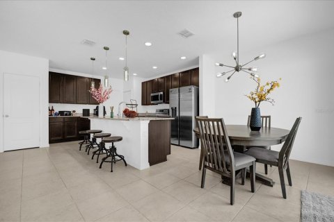 Villa ou maison à vendre à Kissimmee, Floride: 4 chambres, 182.09 m2 № 2212518 - photo 6