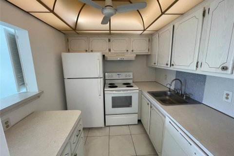 Купить кондоминиум в Дирфилд-Бич, Флорида 3 комнаты, 65.77м2, № 2260745 - фото 6