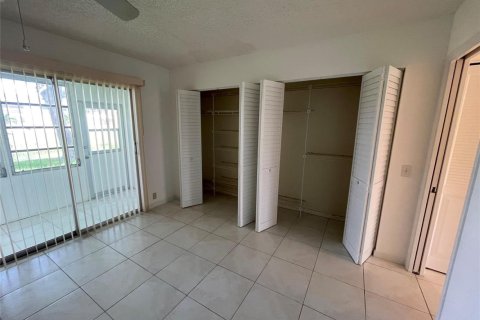 Купить кондоминиум в Дирфилд-Бич, Флорида 3 комнаты, 65.77м2, № 2260745 - фото 10