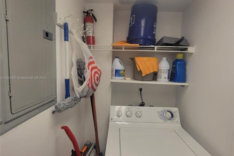 Купить кондоминиум в Майами-Бич, Флорида 1 спальня, 74.88м2, № 1960666 - фото 9