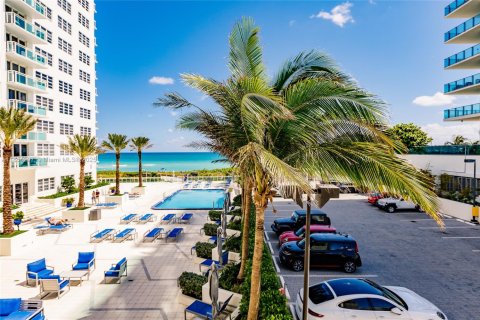 Купить кондоминиум в Майами-Бич, Флорида 1 спальня, 74.88м2, № 1960666 - фото 21