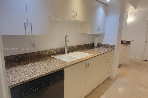 Купить кондоминиум в Майами-Бич, Флорида 1 спальня, 74.88м2, № 1960666 - фото 6