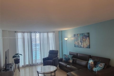 Купить кондоминиум в Майами-Бич, Флорида 1 спальня, 74.88м2, № 1960666 - фото 10