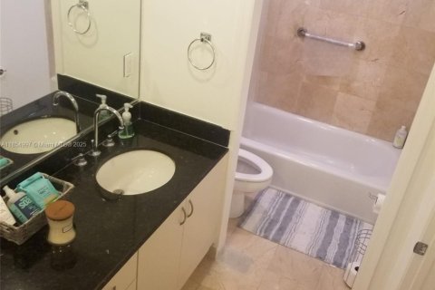 Купить кондоминиум в Майами-Бич, Флорида 1 спальня, 74.88м2, № 1960666 - фото 20