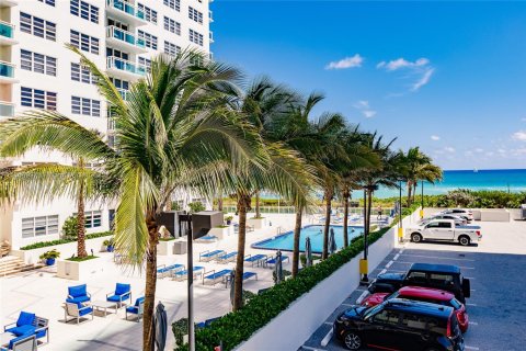 Купить кондоминиум в Майами-Бич, Флорида 1 спальня, 74.88м2, № 1960666 - фото 22