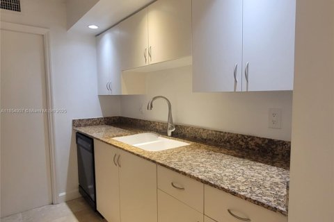 Купить кондоминиум в Майами-Бич, Флорида 1 спальня, 74.88м2, № 1960666 - фото 5