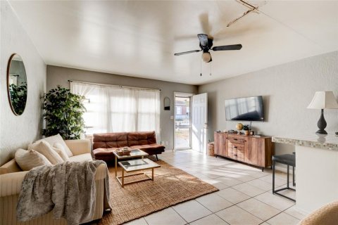 Villa ou maison à vendre à Daytona Beach, Floride: 4 chambres, 149.39 m2 № 2142938 - photo 5